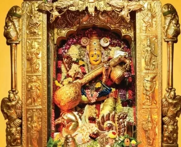 Goddess Durga Adorned as Saraswati: ఇవాళ సరస్వతీ అలంకారంలో దుర్గమ్మ