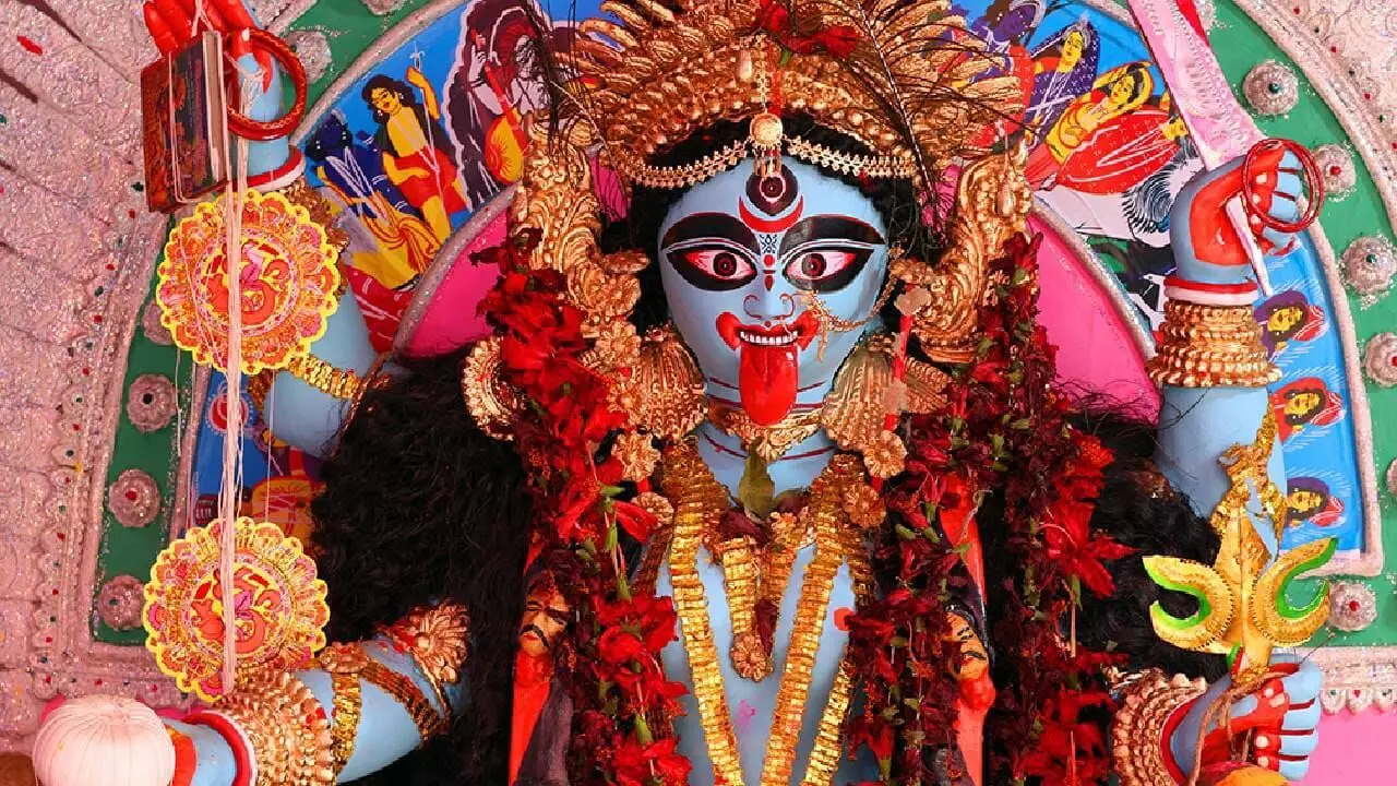 Kali Puja: ఇంట్లో కాళీ పూజ చేయవచ్చా.. ? శాస్త్రాలు ఏమి చెబుతున్నాయి..