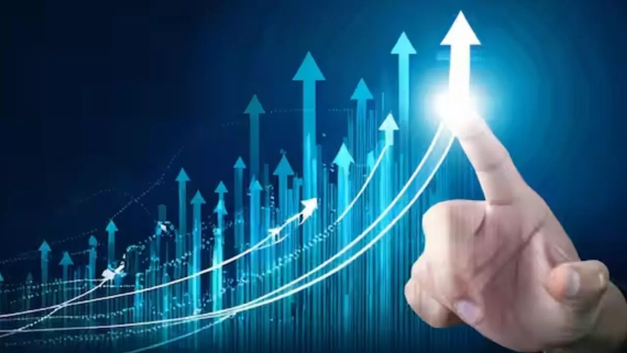 Stock Market : స్టాక్ మార్కెట్ వరుస నష్టాలకు కాస్త బ్రేక్.. ఆర్బీఐ మీటింగ్, విదేశీ పెట్టుబడులే కారణమా ? Stock Market : స్టాక్ మార్కెట్ వరుస నష్టాలకు కాస్త బ్రేక్.. ఆర్బీఐ మీటింగ్, విదేశీ పెట్టుబడులే కారణమా ?