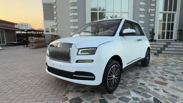 Rolls Royce : రోల్స్ రాయిస్ కార్లు ఉన్న బాలీవుడ్ ప్రముఖులు వీరే.. లిస్ట్‌లో షారుఖ్, ప్రియాంక, ఆమిర్