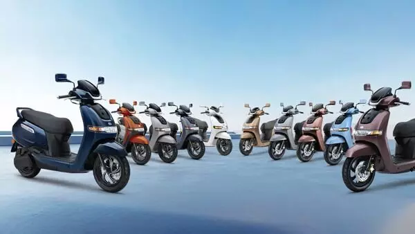 TVS : జీఎస్టీ తగ్గింపుతో రికార్డు క్రియేట్ చేసిన టీవీఎస్.. షోరూంలలో కిక్కిరిసిన కస్టమర్లు