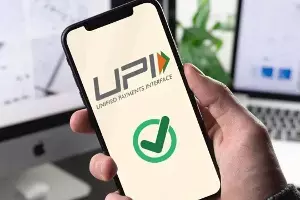 New UPI Feature: యూపీఐలో మరో సంచలనం.. క్యూఆర్ కోడ్ స్కాన్ చేసి, పేమెంట్స్ను ఈఎంఐలుగా కట్టొచ్చు New UPI Feature: యూపీఐలో మరో సంచలనం.. క్యూఆర్ కోడ్ స్కాన్ చేసి, పేమెంట్స్ను ఈఎంఐలుగా కట్టొచ్చు