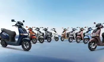 TVS : జీఎస్టీ తగ్గింపుతో రికార్డు క్రియేట్ చేసిన టీవీఎస్.. షోరూంలలో కిక్కిరిసిన కస్టమర్లు TVS : జీఎస్టీ తగ్గింపుతో రికార్డు క్రియేట్ చేసిన టీవీఎస్.. షోరూంలలో కిక్కిరిసిన కస్టమర్లు