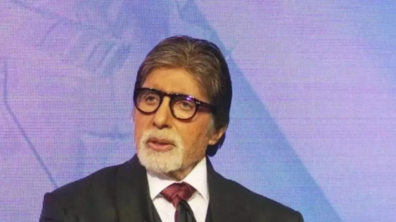 Amitabh Bachchan : 82ఏళ్ల వయసులో కూడా తగ్గేదేలే.. ఆస్తుల విషయంలో షారుక్ ఖాన్‌కు కూడా గట్టి పోటీ