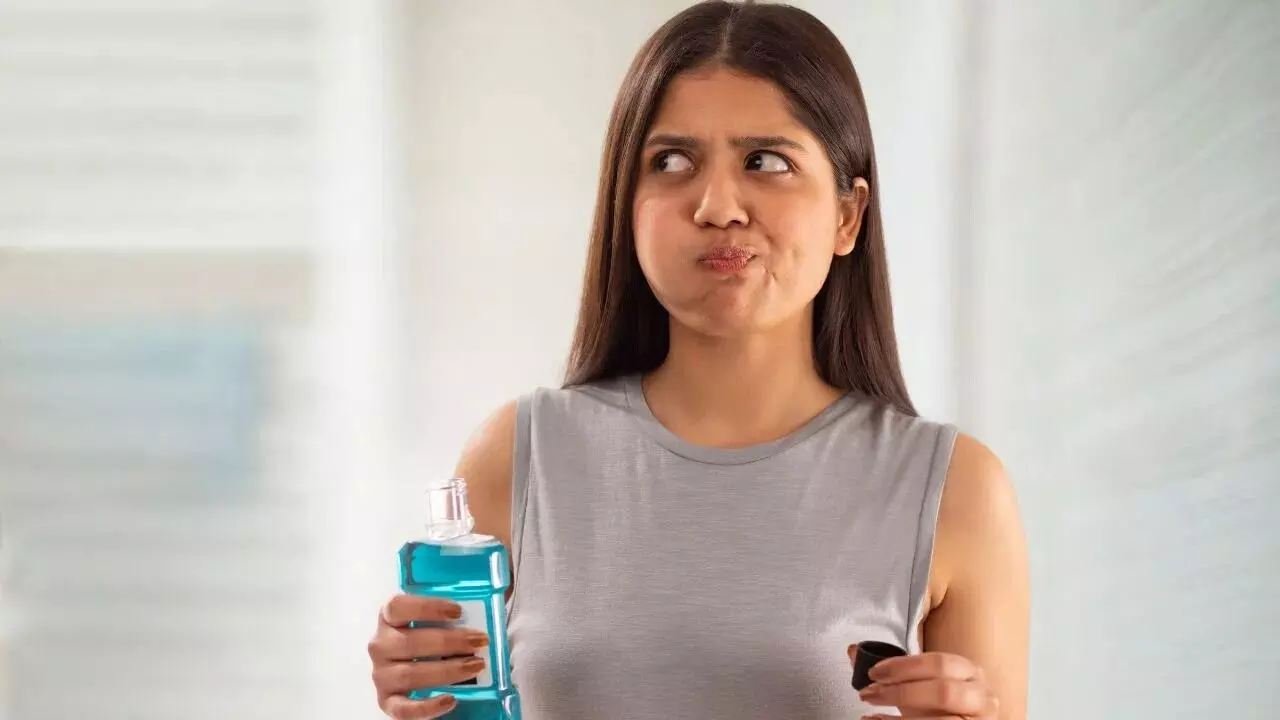 Use Mouthwash Daily: రోజూ మౌత్ వాష్ వాడితే ఏమవుతుందో తెలుసా?