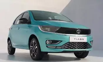 Tata Tiago : ఒక్క సారి ఫుల్ ట్యాంక్ చేస్తే 1000 కి.మీ. నడుస్తుంది.. రూ.50 వేలతో టాటా కారు ఇంటికి తీసుకెళ్లొచ్చు Tata Tiago : ఒక్క సారి ఫుల్ ట్యాంక్ చేస్తే 1000 కి.మీ. నడుస్తుంది.. రూ.50 వేలతో టాటా కారు ఇంటికి తీసుకెళ్లొచ్చు