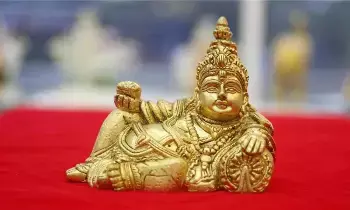 Place Kubera Yantra: కుబేరుడి యంత్రం ఇంట్లో ఈ దిక్కున పెడితేనే అదృష్టం, డబ్బు మీ సొంతం.. Place Kubera Yantra: కుబేరుడి యంత్రం ఇంట్లో ఈ దిక్కున పెడితేనే అదృష్టం, డబ్బు మీ సొంతం..
