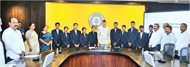 CM Chandrababu: ముఖ్యమంత్రి చంద్రబాబు: విదేశాల్లో ఉన్నతవిద్యకు పావలా వడ్డీ రుణాలు