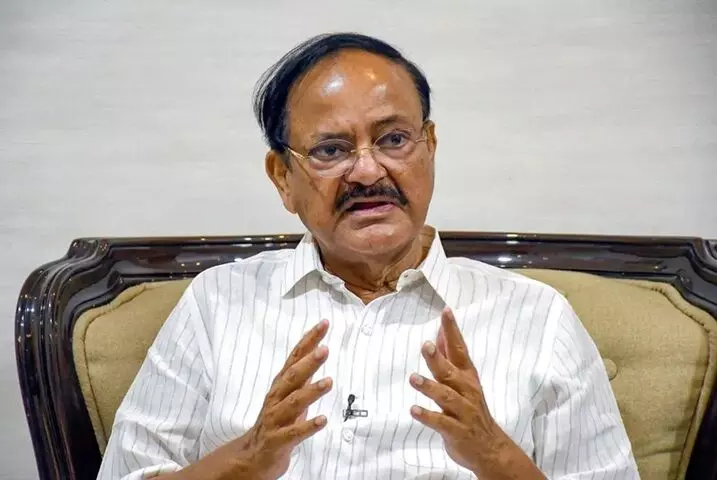 సీజేఐపై దాడి యత్నం ఖండనీయం- వెంకయ్యనాయుడు