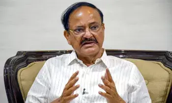 సీజేఐపై దాడి యత్నం ఖండనీయం- వెంకయ్యనాయుడు సీజేఐపై దాడి యత్నం ఖండనీయం- వెంకయ్యనాయుడు