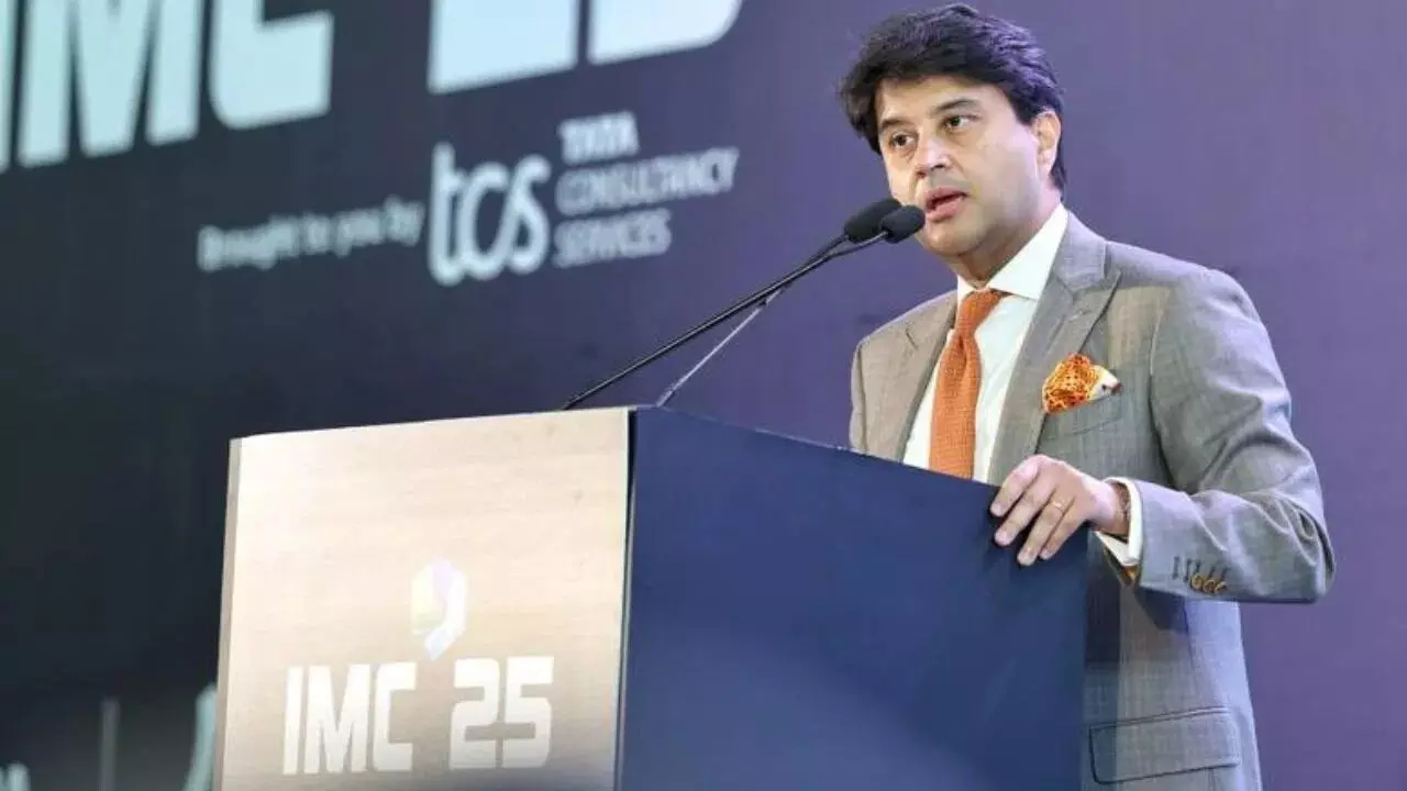 6G Technology : 6జీ టెక్నాలజీలో మనమే టాప్.. 2035 కల్లా 1.2 ట్రిలియన్ డాలర్ల వృద్ధి 6G Technology : 6జీ టెక్నాలజీలో మనమే టాప్.. 2035 కల్లా 1.2 ట్రిలియన్ డాలర్ల వృద్ధి