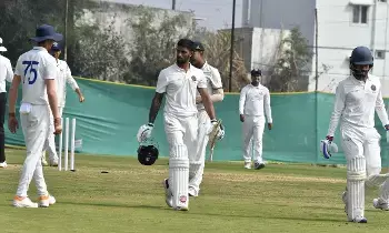 Hyderabad Ranji Captain: హైదరాబాద్ రంజీ కెప్టెన్ గా తిలక్ వర్మ Hyderabad Ranji Captain: హైదరాబాద్ రంజీ కెప్టెన్ గా తిలక్ వర్మ