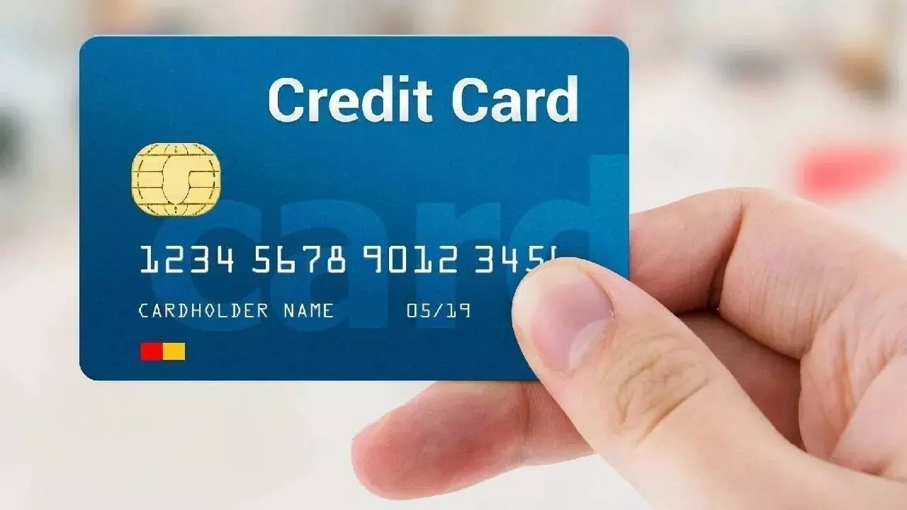 Credit Card : క్రెడిట్ కార్డు క్లోజ్ చేస్తే స్కోర్ తగ్గుతుందా? ఈ 3 విషయాలు తప్పక తెలుసుకోండి Credit Card : క్రెడిట్ కార్డు క్లోజ్ చేస్తే స్కోర్ తగ్గుతుందా? ఈ 3 విషయాలు తప్పక తెలుసుకోండి