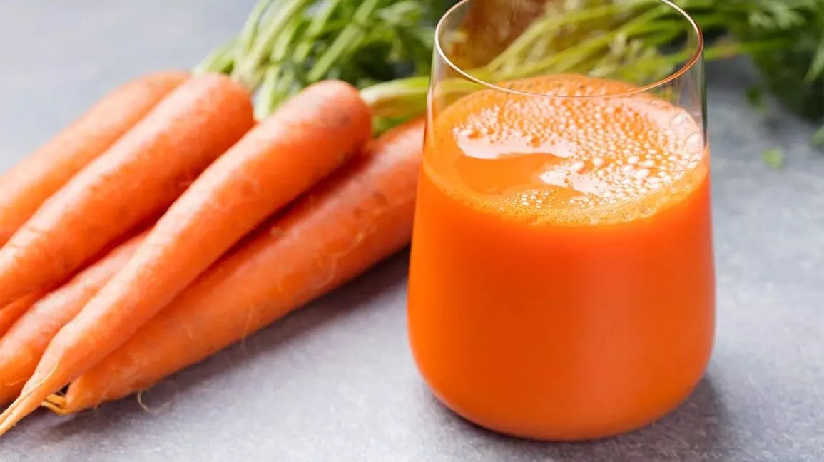 Carrot or Carrot Juice: క్యారెట్ తినాలా? జ్యూస్ తాగాలా? పోషకాలు దేనిలో అధికం? Carrot or Carrot Juice: క్యారెట్ తినాలా? జ్యూస్ తాగాలా? పోషకాలు దేనిలో అధికం?