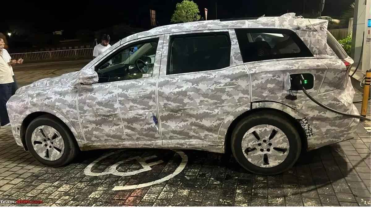 Mahindra : టాటా హారియర్ ఈవీకి గట్టి పోటీ.. త్వరలోనే మహీంద్రా 7-సీటర్ ఎలక్ట్రిక్ ఎస్యూవీ XEV 7e Mahindra : టాటా హారియర్ ఈవీకి గట్టి పోటీ.. త్వరలోనే మహీంద్రా 7-సీటర్ ఎలక్ట్రిక్ ఎస్యూవీ XEV 7e
