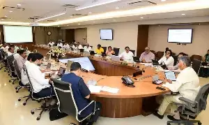 CM Chandrababu: సీఎం చంద్రబాబు: ఎన్నికల్లో గెలవాల్సింది మనం.. అధికారులు కాదు CM Chandrababu: సీఎం చంద్రబాబు: ఎన్నికల్లో గెలవాల్సింది మనం.. అధికారులు కాదు