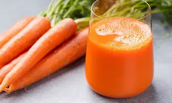 Carrot or Carrot Juice: క్యారెట్ తినాలా? జ్యూస్ తాగాలా? పోషకాలు దేనిలో అధికం? Carrot or Carrot Juice: క్యారెట్ తినాలా? జ్యూస్ తాగాలా? పోషకాలు దేనిలో అధికం?