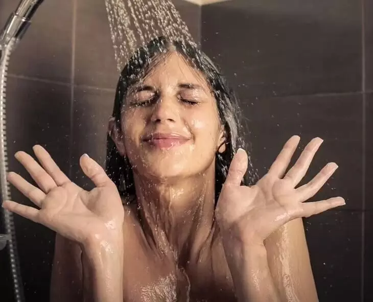 Taking a Bath Right After Eating: తిన్న వెంటనే స్నానం చేస్తున్నారా? ఆరోగ్యానికి ప్రమాదమే!