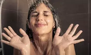 Taking a Bath Right After Eating: తిన్న వెంటనే స్నానం చేస్తున్నారా? ఆరోగ్యానికి ప్రమాదమే! Taking a Bath Right After Eating: తిన్న వెంటనే స్నానం చేస్తున్నారా? ఆరోగ్యానికి ప్రమాదమే!