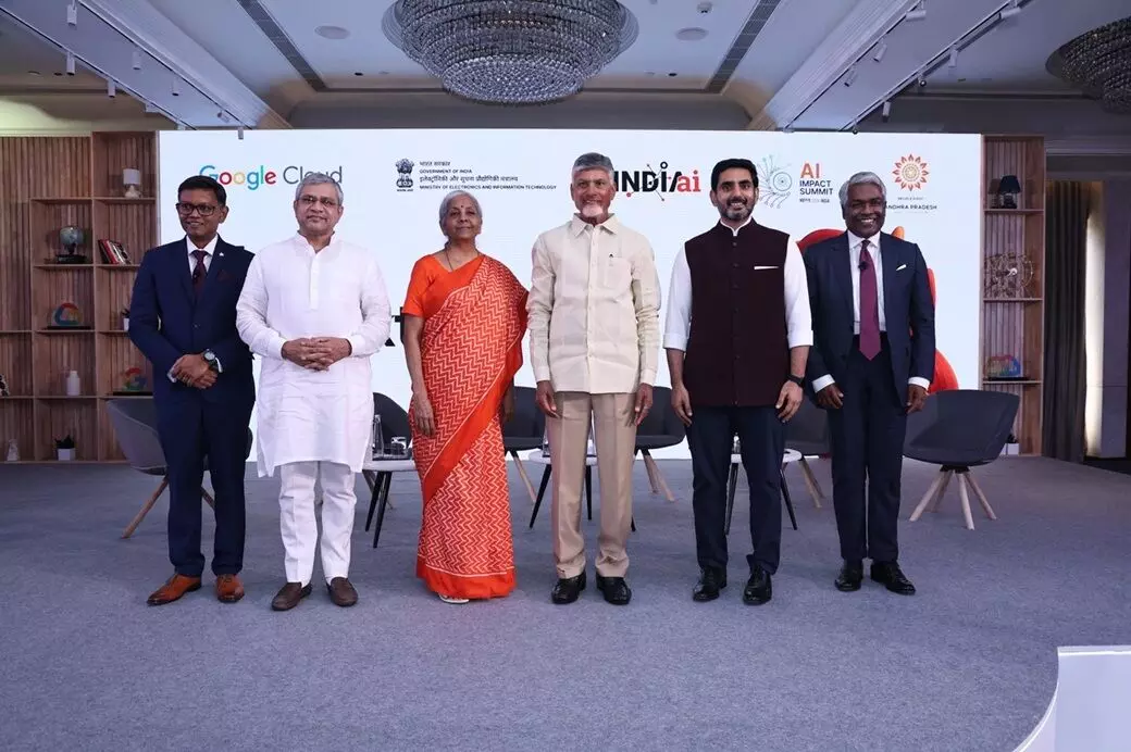 Google Data Center in Visakhapatnam: విశాఖపట్నంలో గూగుల్ డేటా సెంటర్: ఏపీతో చారిత్రక ఒప్పందం.. 15 బిలియన్ డాలర్ల పెట్టుబడి! Google Data Center in Visakhapatnam: విశాఖపట్నంలో గూగుల్ డేటా సెంటర్: ఏపీతో చారిత్రక ఒప్పందం.. 15 బిలియన్ డాలర్ల పెట్టుబడి!