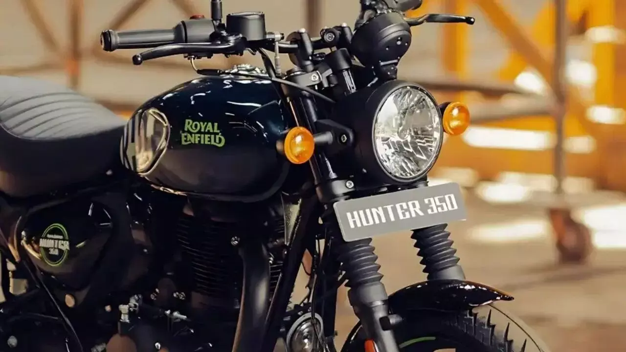 Royal Enfield : రాయల్ ఎన్ఫీల్డ్ హంటర్ 350 పై భారీ డిస్కౌంట్.. జీఎస్టీ కట్ తర్వాత మరింత చవక Royal Enfield : రాయల్ ఎన్ఫీల్డ్ హంటర్ 350 పై భారీ డిస్కౌంట్.. జీఎస్టీ కట్ తర్వాత మరింత చవక