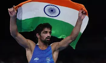 Olympic Medalist Aman Sehrawat: ఒలింపిక్ పతక విజేత అమన్ సెహ్రావత్పై ఏడాది నిషేధం! Olympic Medalist Aman Sehrawat: ఒలింపిక్ పతక విజేత అమన్ సెహ్రావత్పై ఏడాది నిషేధం!