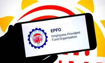 EPFO : నిరుద్యోగులకు భారీ షాక్.. ఉద్యోగం పోతే పీఎఫ్ డబ్బు కోసం ఏకంగా ఏడాది నిరీక్షణ తప్పదా? EPFO : నిరుద్యోగులకు భారీ షాక్.. ఉద్యోగం పోతే పీఎఫ్ డబ్బు కోసం ఏకంగా ఏడాది నిరీక్షణ తప్పదా?