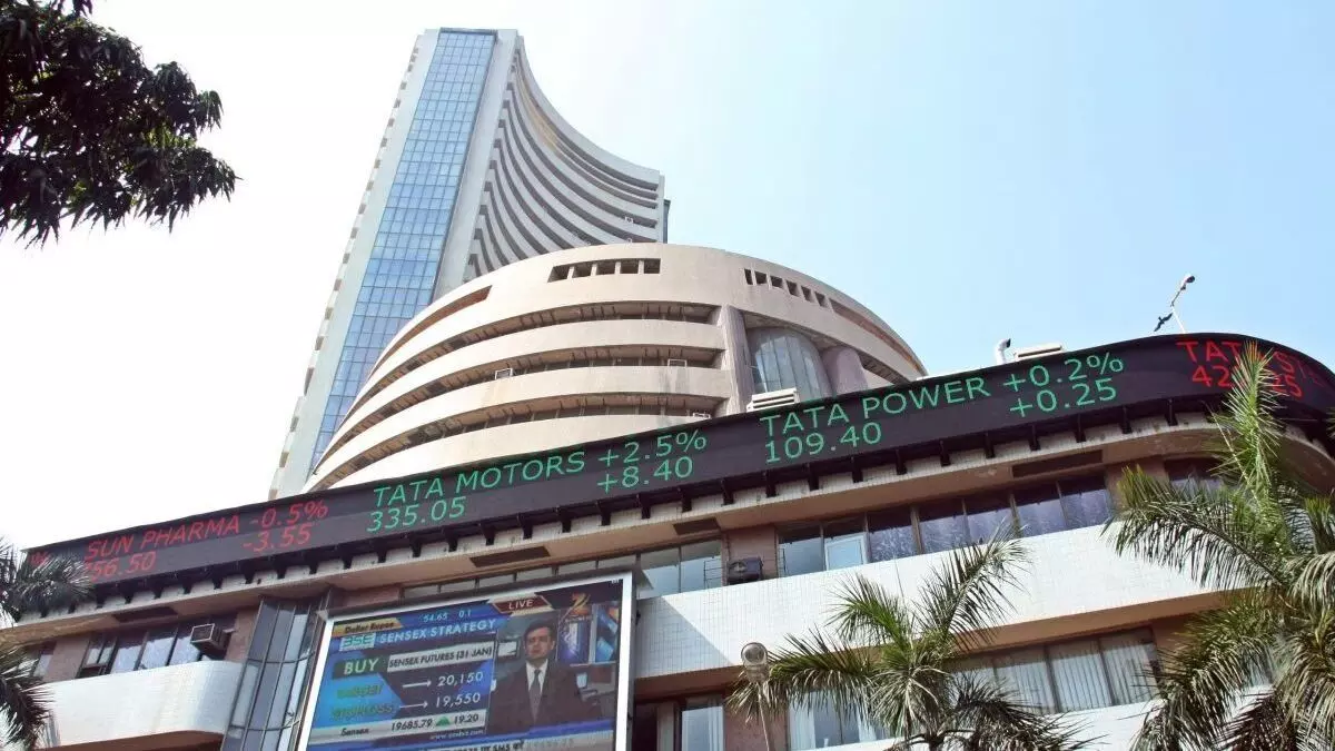 Share Market : షేర్ మార్కెట్ దూకుడు.. సెన్సెక్స్ 350 పాయింట్లు జంప్