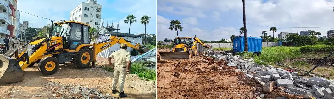 Hydra Encroachments Removed in Rajendranagar: హైదరాబాద్: రాజేంద్రనగర్లో హైడ్రా ఆక్రమణల తొలగింపు.. రూ.139 కోట్ల విలువైన భూమి విముక్తి! Hydra Encroachments Removed in Rajendranagar: హైదరాబాద్: రాజేంద్రనగర్లో హైడ్రా ఆక్రమణల తొలగింపు.. రూ.139 కోట్ల విలువైన భూమి విముక్తి!