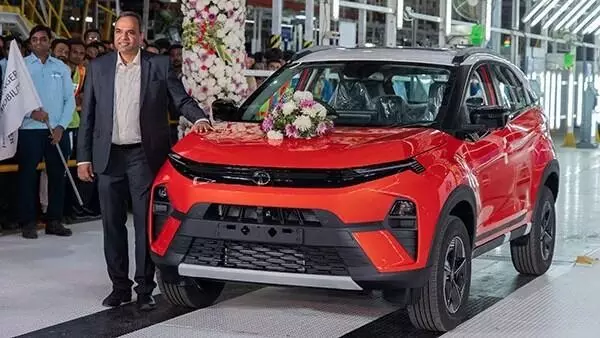 Tata Nexon : బెస్ట్ సెల్లింగ్ ఎస్యూవీ ఇప్పుడు మరింత చవక.. జీఎస్టీ తగ్గింపు తర్వాత ఈఎంఐ ప్లాన్ ఇదే Tata Nexon : బెస్ట్ సెల్లింగ్ ఎస్యూవీ ఇప్పుడు మరింత చవక.. జీఎస్టీ తగ్గింపు తర్వాత ఈఎంఐ ప్లాన్ ఇదే