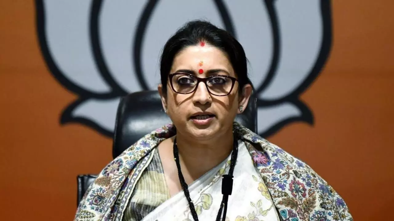Smriti Irani Counters Deepika: దీపికాకు స్మృతి ఇరానీ కౌంటర్.. నిర్మాతకు లాభాలే కర్తవ్యమని వ్యాఖ్య.. Smriti Irani Counters Deepika: దీపికాకు స్మృతి ఇరానీ కౌంటర్.. నిర్మాతకు లాభాలే కర్తవ్యమని వ్యాఖ్య..