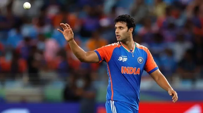 Minor Injury for Team India All-Rounder: ఆస్ట్రేలియా టూర్కు ముందు టీమిండియా ఆల్రౌండర్కు స్వల్ప గాయం Minor Injury for Team India All-Rounder: ఆస్ట్రేలియా టూర్కు ముందు టీమిండియా ఆల్రౌండర్కు స్వల్ప గాయం