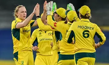 ICC Womens ODI World Cup 2025: బంగ్లాదేశ్ చిత్తు.. సెమీ-ఫైనల్స్లోకి ఆస్ట్రేలియా ICC Womens ODI World Cup 2025: బంగ్లాదేశ్ చిత్తు.. సెమీ-ఫైనల్స్లోకి ఆస్ట్రేలియా
