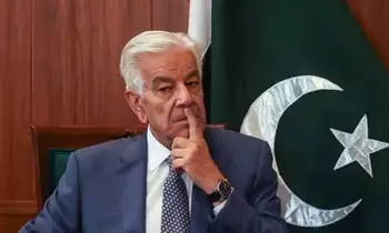 Pakistan Defence Minister Khawaja Asif Makes Controversial Remarks: పాకిస్థాన్: భారత్, అఫ్గాన్తో ద్విముఖ యుద్ధానికి సిద్ధమంటున్న పాక్ రక్షణ మంత్రి ఖ్వాజా ఆసిఫ్ వివాదాస్పద వ్యాఖ్యలు Pakistan Defence Minister Khawaja Asif Makes Controversial Remarks: పాకిస్థాన్: భారత్, అఫ్గాన్తో ద్విముఖ యుద్ధానికి సిద్ధమంటున్న పాక్ రక్షణ మంత్రి ఖ్వాజా ఆసిఫ్ వివాదాస్పద వ్యాఖ్యలు