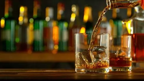 New Fake Liquor Formula: కిక్కు ఎక్కేలా కొత్త నకిలీ మద్యం ఫార్ములా! New Fake Liquor Formula: కిక్కు ఎక్కేలా కొత్త నకిలీ మద్యం ఫార్ములా!