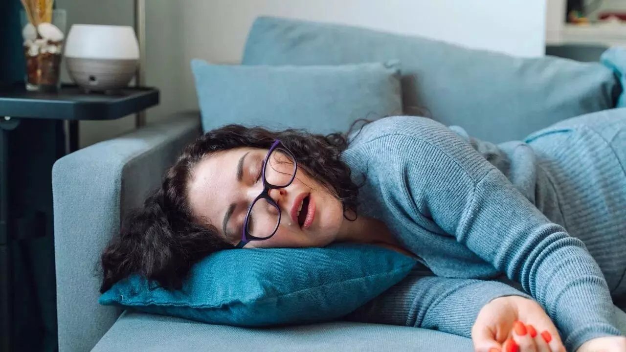 Afternoon Nap: మధ్యాహ్నం పూట నిద్ర ఆరోగ్యానికి మంచిదా..? కాదా..? Afternoon Nap: మధ్యాహ్నం పూట నిద్ర ఆరోగ్యానికి మంచిదా..? కాదా..?