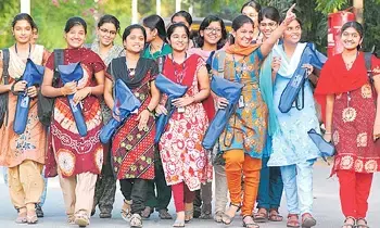 Private Colleges Management:నవంబర్ 3 నుంచి కాలేజీలు బంద్.. ప్రైవేట్ కాలేజీ మేనేజ్మెంట్ల హెచ్చరిక Private Colleges Management:నవంబర్ 3 నుంచి కాలేజీలు బంద్.. ప్రైవేట్ కాలేజీ మేనేజ్మెంట్ల హెచ్చరిక