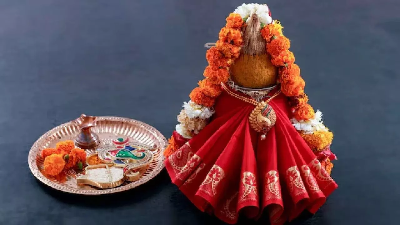 Coconut on the Kalash After Pooja: పూజ తర్వాత కలశం మీది కొబ్బరికాయను ఎలా ఉపయోగించాలి..?