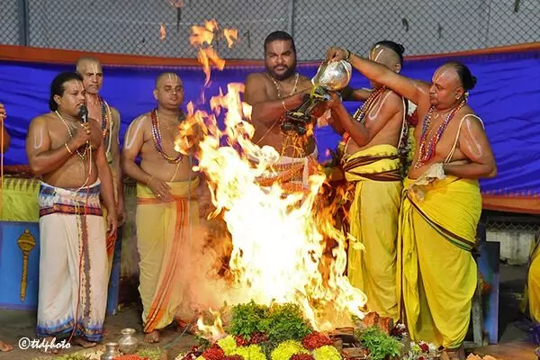 Sri Kalyana Venkateswara Swamy’s Pavitrotsavam Concludes with Purnahuti: పూర్ణాహుతితో ముగిసిన శ్రీ కల్యాణ వేంకటేశ్వరస్వామి వారి పవిత్రోత్సవాలు Sri Kalyana Venkateswara Swamy’s Pavitrotsavam Concludes with Purnahuti: పూర్ణాహుతితో ముగిసిన శ్రీ కల్యాణ వేంకటేశ్వరస్వామి వారి పవిత్రోత్సవాలు