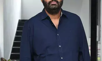 Producer Naga Vamsi: ఆ మూవీ తెలుగులో తీస్తే ఫ్లాప్ అయ్యేది - నాగవంశీ Producer Naga Vamsi: ఆ మూవీ తెలుగులో తీస్తే ఫ్లాప్ అయ్యేది - నాగవంశీ