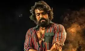 Big Update from Peddhi: పెద్ది నుంచి బిగ్ అప్డేట్.. శ్రీలంకకు గ్లోబల్ స్టార్ రామ్ చరణ్ Big Update from Peddhi: పెద్ది నుంచి బిగ్ అప్డేట్.. శ్రీలంకకు గ్లోబల్ స్టార్ రామ్ చరణ్