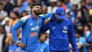 Shreyas Iyer Suffers Serious Injury: టీమిండియాకు షాక్.. శ్రేయస్ అయ్యర్కు తీవ్రగాయం.. ఆస్పత్రికి తరలింపు.. Shreyas Iyer Suffers Serious Injury: టీమిండియాకు షాక్.. శ్రేయస్ అయ్యర్కు తీవ్రగాయం.. ఆస్పత్రికి తరలింపు..