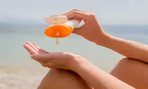 Skin Care:  చర్మ సంరక్షణ: సన్స్క్రీన్ సరిగ్గా ఎలా వాడాలి?..  ఈ తప్పులు చేయకండి Skin Care:  చర్మ సంరక్షణ: సన్స్క్రీన్ సరిగ్గా ఎలా వాడాలి?..  ఈ తప్పులు చేయకండి
