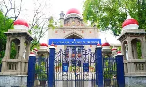 High Court Warns: మద్యం దరఖాస్తు గడువు పొడిగింపు ఇష్టానుసారం చేయడం కుదరదు - హైకోర్టు హెచ్చరిక High Court Warns: మద్యం దరఖాస్తు గడువు పొడిగింపు ఇష్టానుసారం చేయడం కుదరదు - హైకోర్టు హెచ్చరిక