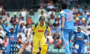 Indias third ODI against Australia: ఆస్ట్రేలియా బ్యాటింగ్...ఇండియాకు వైట్ వాష్ తప్పేనా..? Indias third ODI against Australia: ఆస్ట్రేలియా బ్యాటింగ్...ఇండియాకు వైట్ వాష్ తప్పేనా..?
