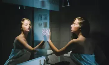 You Shouldn’t Look in the Mirror at Night:అద్దంలో రాత్రి పూట ఎందుకు చూడకూడదో తెలుసా..? You Shouldn’t Look in the Mirror at Night:అద్దంలో రాత్రి పూట ఎందుకు చూడకూడదో తెలుసా..?