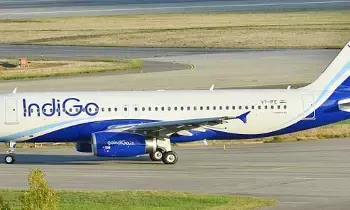 Cyclone Montha : మోంథా తుఫాన్ ధాటికి వణికిపోతున్న విశాఖ.. 32 రైళ్లు, అన్ని విమానాలు క్యాన్సిల్