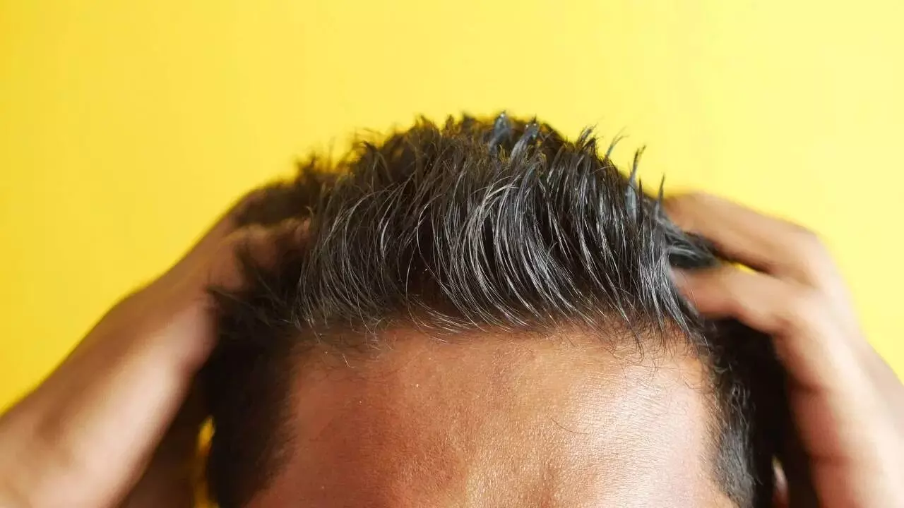 you apply oil to your hair before visiting a temple: ఆలయానికి వెళ్లే ముందు తలకు నూనె రాసుకుంటే ఏమవుతుంది..? you apply oil to your hair before visiting a temple: ఆలయానికి వెళ్లే ముందు తలకు నూనె రాసుకుంటే ఏమవుతుంది..?