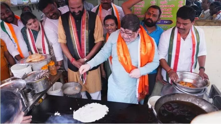 Congress Ministers Make Strong Allegations: భారత రాష్ట్ర సమితి పాలనలో జూబ్లీహిల్స్పై నిర్లక్ష్యం.. కాంగ్రెస్ మంత్రులు తీవ్ర ఆరోపణలు Congress Ministers Make Strong Allegations: భారత రాష్ట్ర సమితి పాలనలో జూబ్లీహిల్స్పై నిర్లక్ష్యం.. కాంగ్రెస్ మంత్రులు తీవ్ర ఆరోపణలు