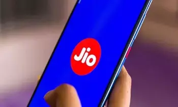 Google-Jio Partnership : గూగుల్-జియో ఒప్పందం.. 18 నెలల పాటు రూ.35,100 ఫ్రీ ఏఐ సర్వీస్ Google-Jio Partnership : గూగుల్-జియో ఒప్పందం.. 18 నెలల పాటు రూ.35,100 ఫ్రీ ఏఐ సర్వీస్
